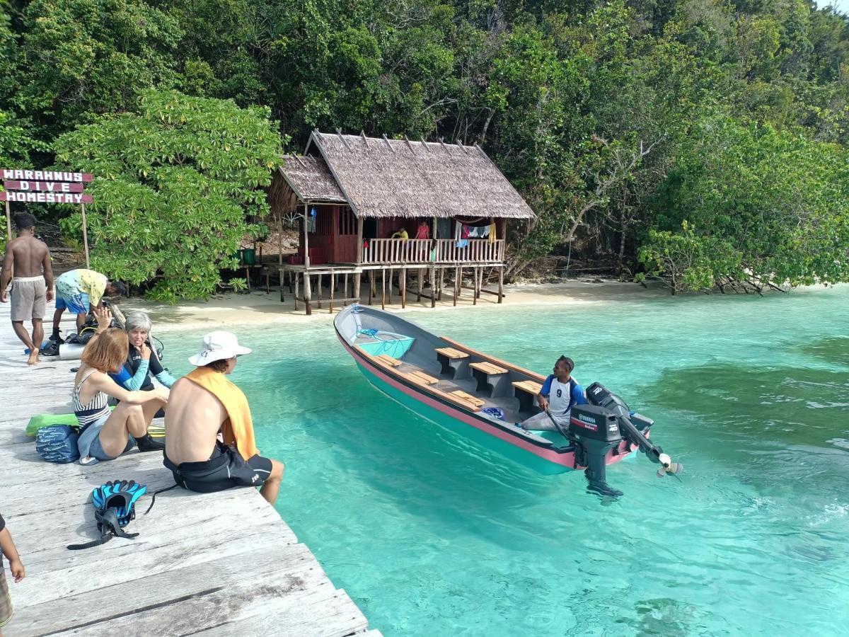 Warahnus Dive Homestay Kri Exteriör bild