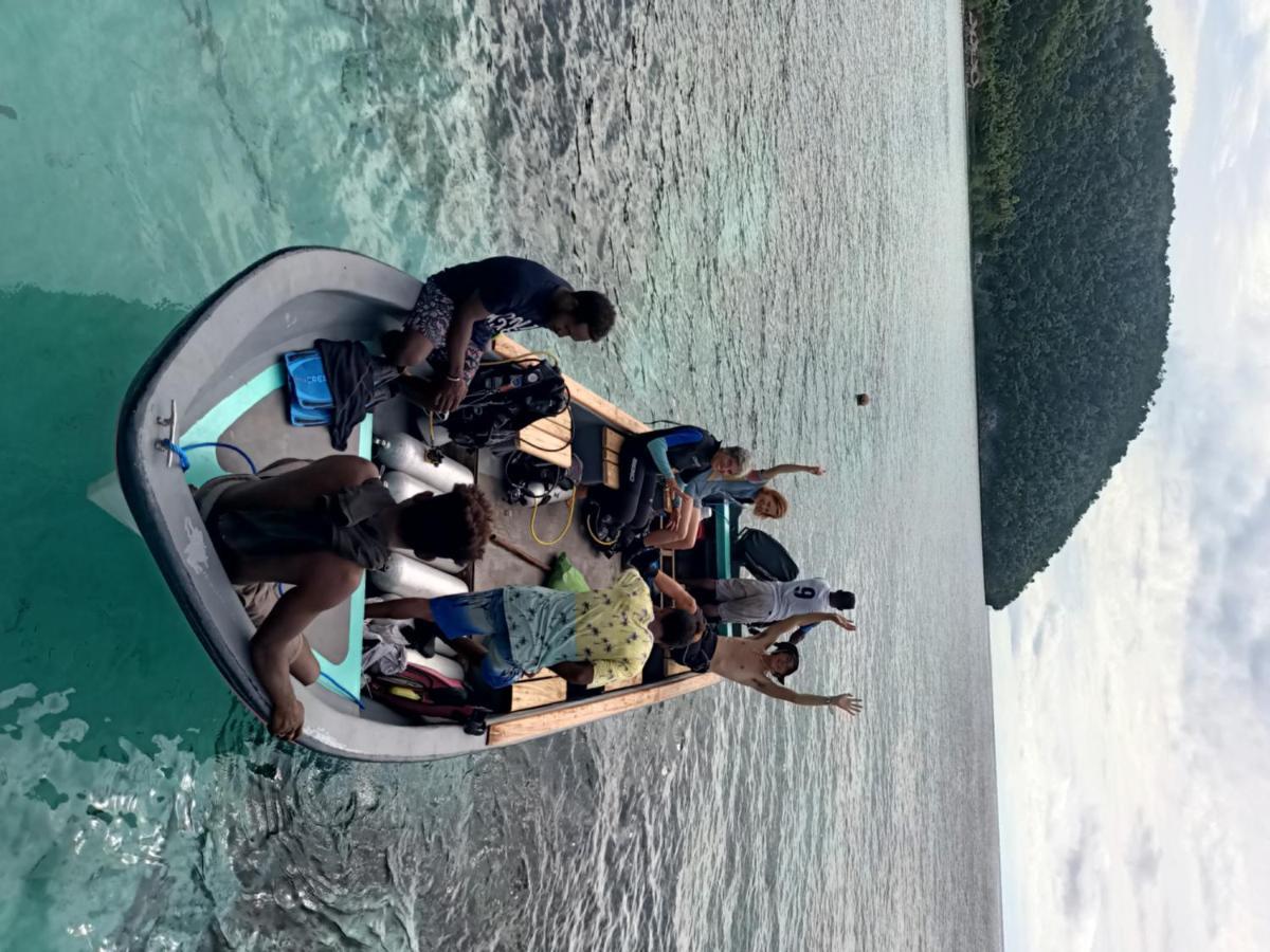 Warahnus Dive Homestay Kri Exteriör bild